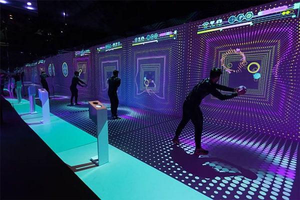 深圳信可威展廳設(shè)計(jì)公司專業(yè)從事上市企業(yè)展廳設(shè)計(jì)、展覽展示活動策劃、展臺設(shè)計(jì)搭建的展廳設(shè)計(jì)公司,憑借多年的市場經(jīng)驗(yàn),為客戶提供前期策劃、設(shè)計(jì)創(chuàng)意、現(xiàn)場搭建和維護(hù)、倉儲、全國巡展等全流程的整體解決方案。同時開發(fā)商場、專賣店規(guī)劃、設(shè)計(jì)、制作、會議活動策劃和現(xiàn)場布置、平面廣告創(chuàng)意策劃等多項(xiàng)服務(wù)。