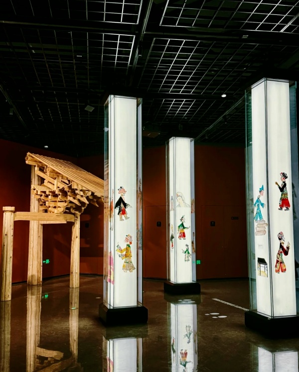 耗資9億的寧波彌勒數字博物館！年輕人在這里拜佛許愿！！！